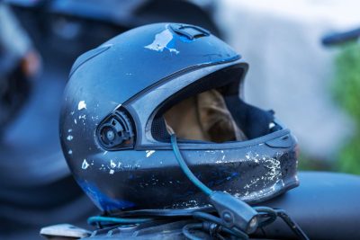 Guía completa para elegir el mejor casco de moto en Colombia
