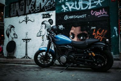 ¿Cómo escoger llantas para moto según el terreno?