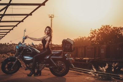 ¿Cómo elegir el baúl correcto para tu moto según capacidad, seguridad y tipo de uso?