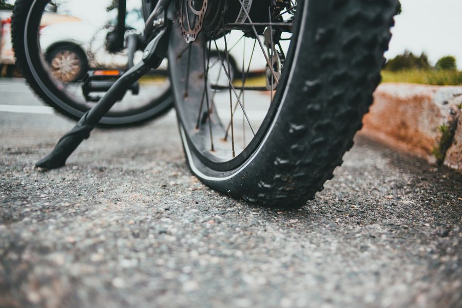 Neumático pinchado de bicicleta
