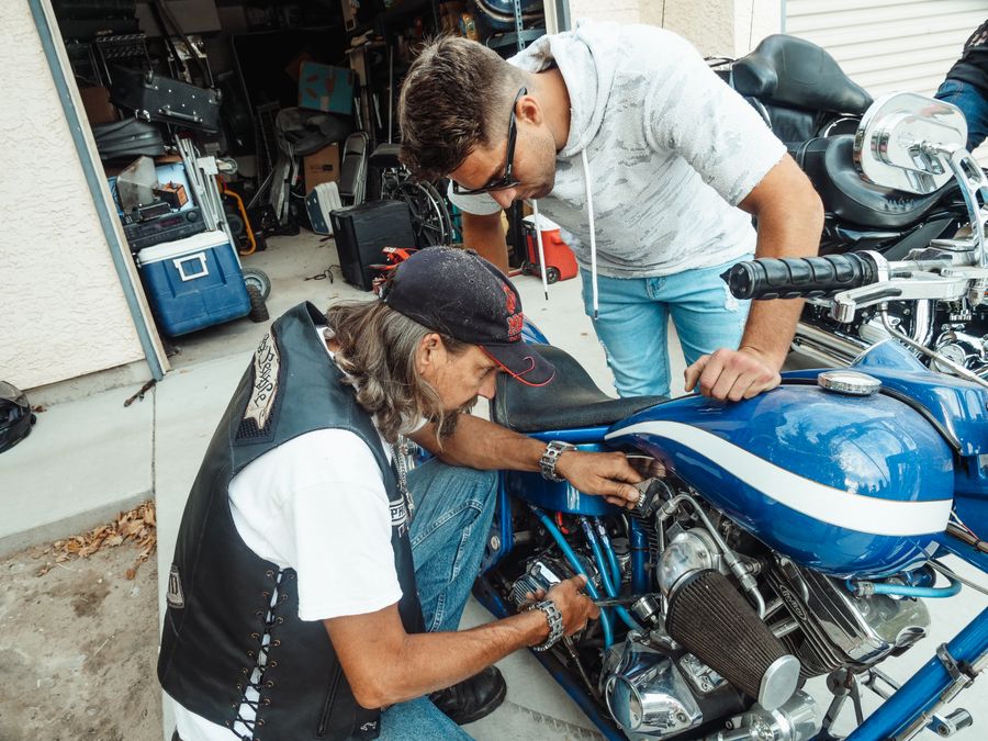 Reparación de motocicletas y presión incorrecta